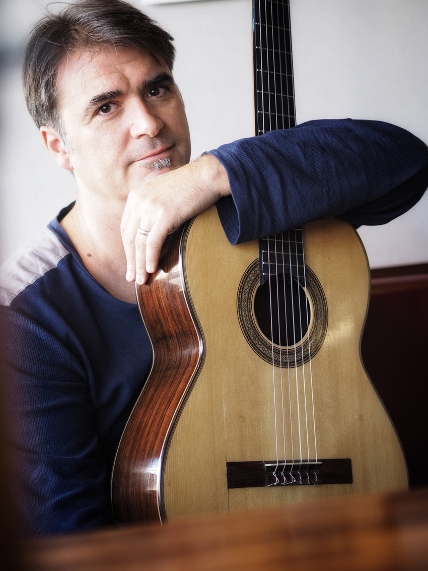 Rafael Serrallet, guitarra